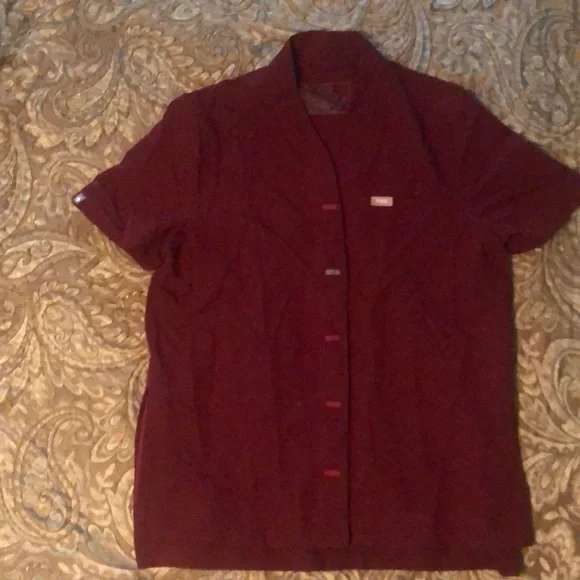Figs Technical Collection Maroon Button Up Short Sleeve Maroon Scrub Top size XS - Picture 1 of 5